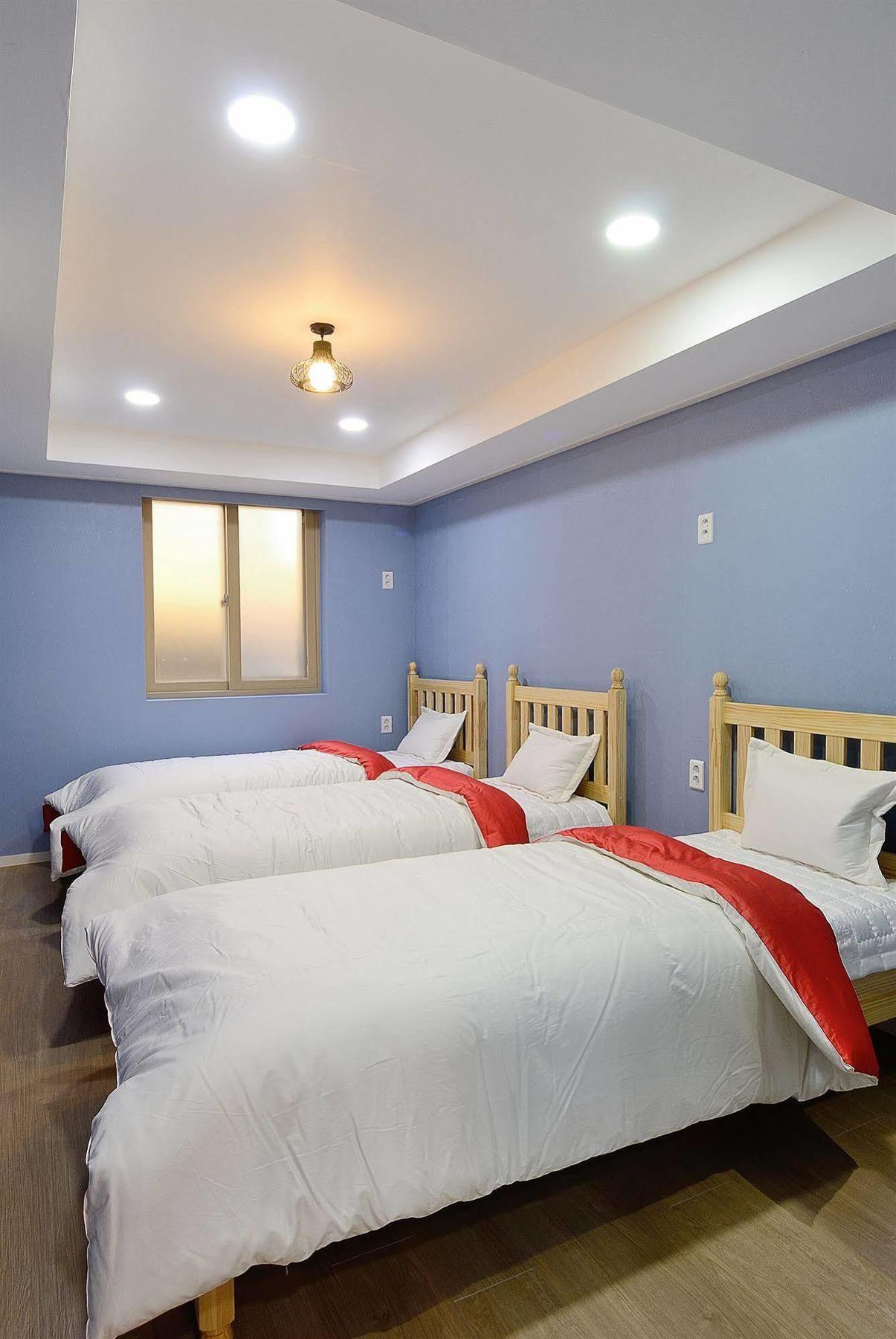 Red Guesthouse Séoul Extérieur photo